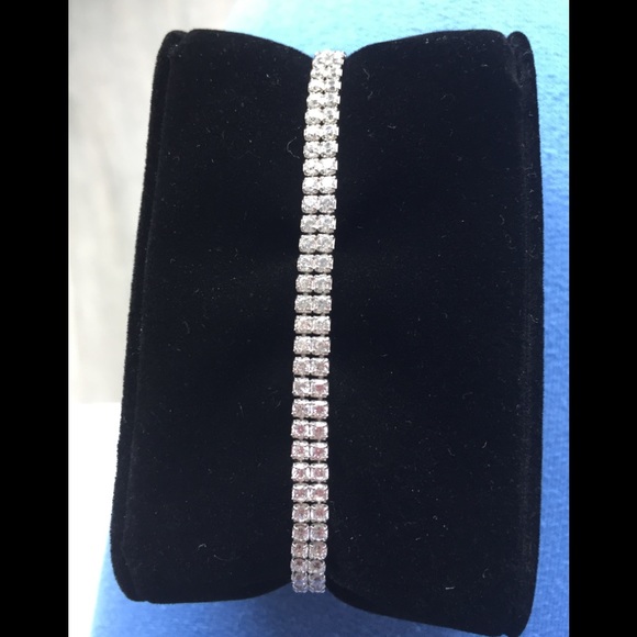 Silver CZ bracelet. Stamped 925
7 inches in length - Picture 3 of 5